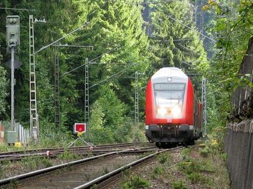 Fahrt auf dem Gegengleis (Schwarzwaldbahn ÜSt Seelenwald)
