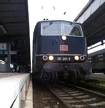 Zweisystemlok 181 vor Metro Rhin