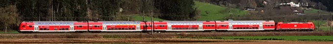 Schwarzwaldbahn-Zug bei Schönberg b. Offenburg (Kinzigtal) Foto: f-dpa Passlick